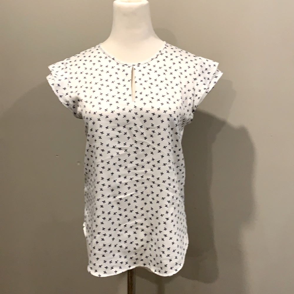NWOT ANN TAYLOR FLORAL SHELL